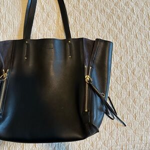 Chloe Smooth Calfskin Medium Milo Shopping Tote Black